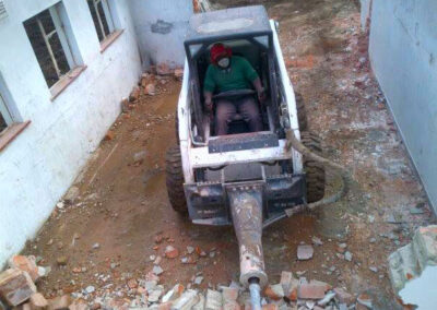 Demolition vehicle